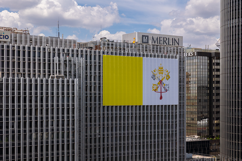 bandera vaticano castellana 93 madrid